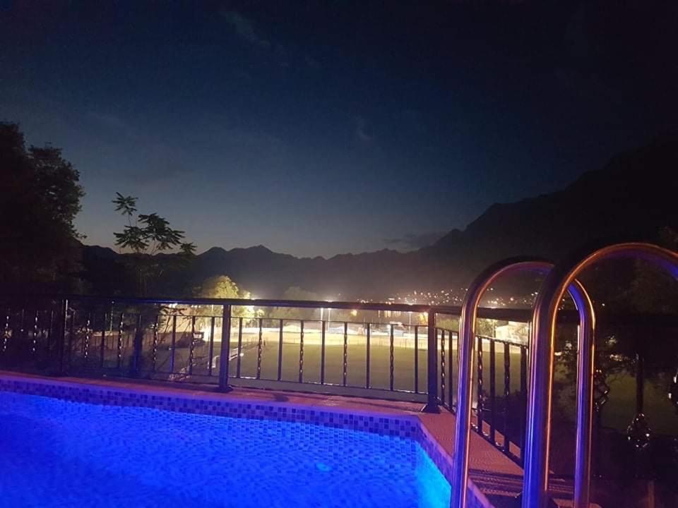 Sunshine Apartment With Private Pool And Parking Kotor Dış mekan fotoğraf