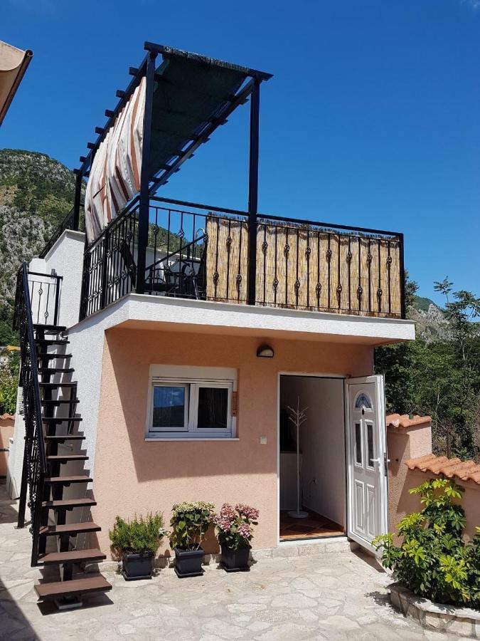 Sunshine Apartment With Private Pool And Parking Kotor Dış mekan fotoğraf