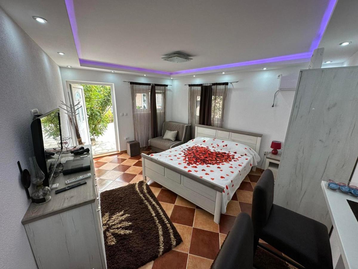 Sunshine Apartment With Private Pool And Parking Kotor Dış mekan fotoğraf