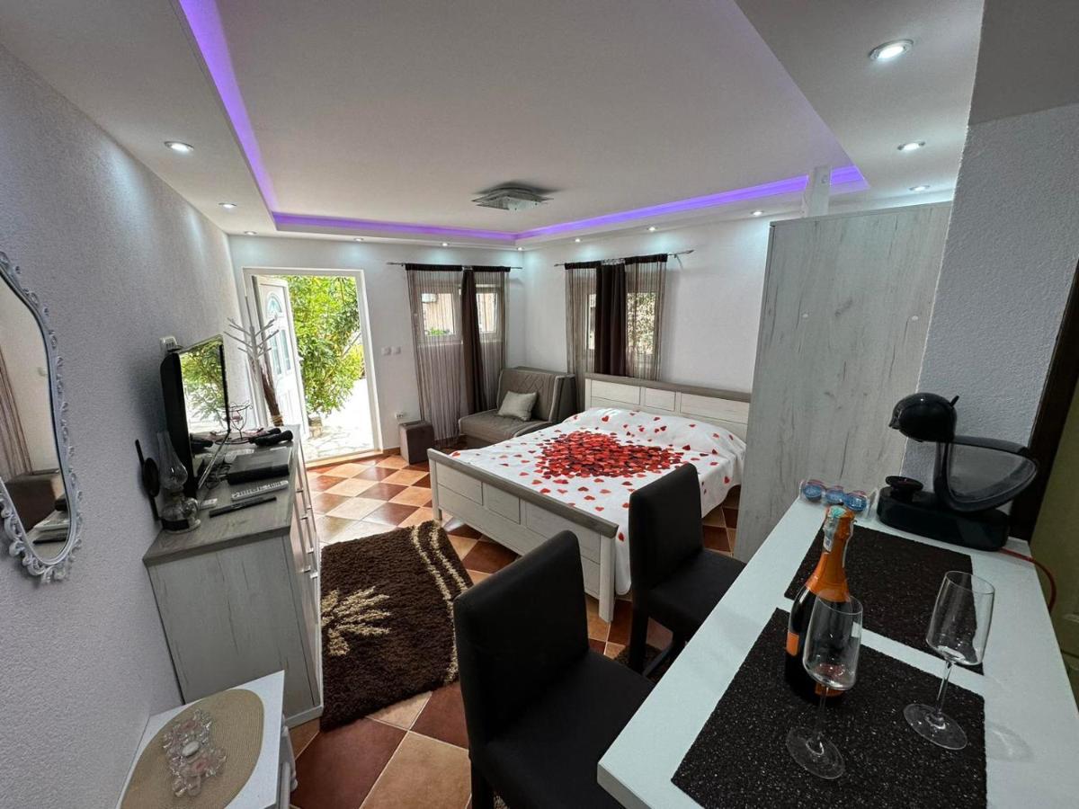 Sunshine Apartment With Private Pool And Parking Kotor Dış mekan fotoğraf