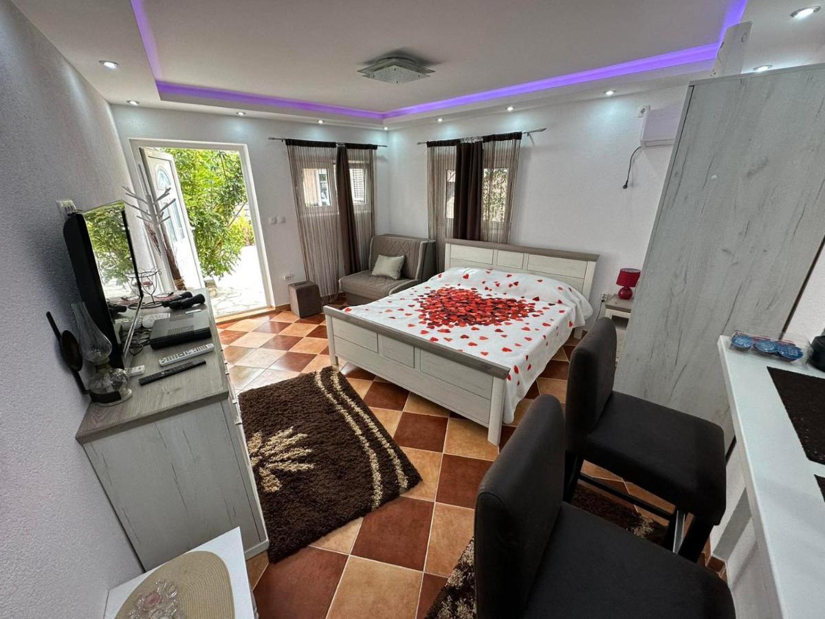 Sunshine Apartment With Private Pool And Parking Kotor Dış mekan fotoğraf